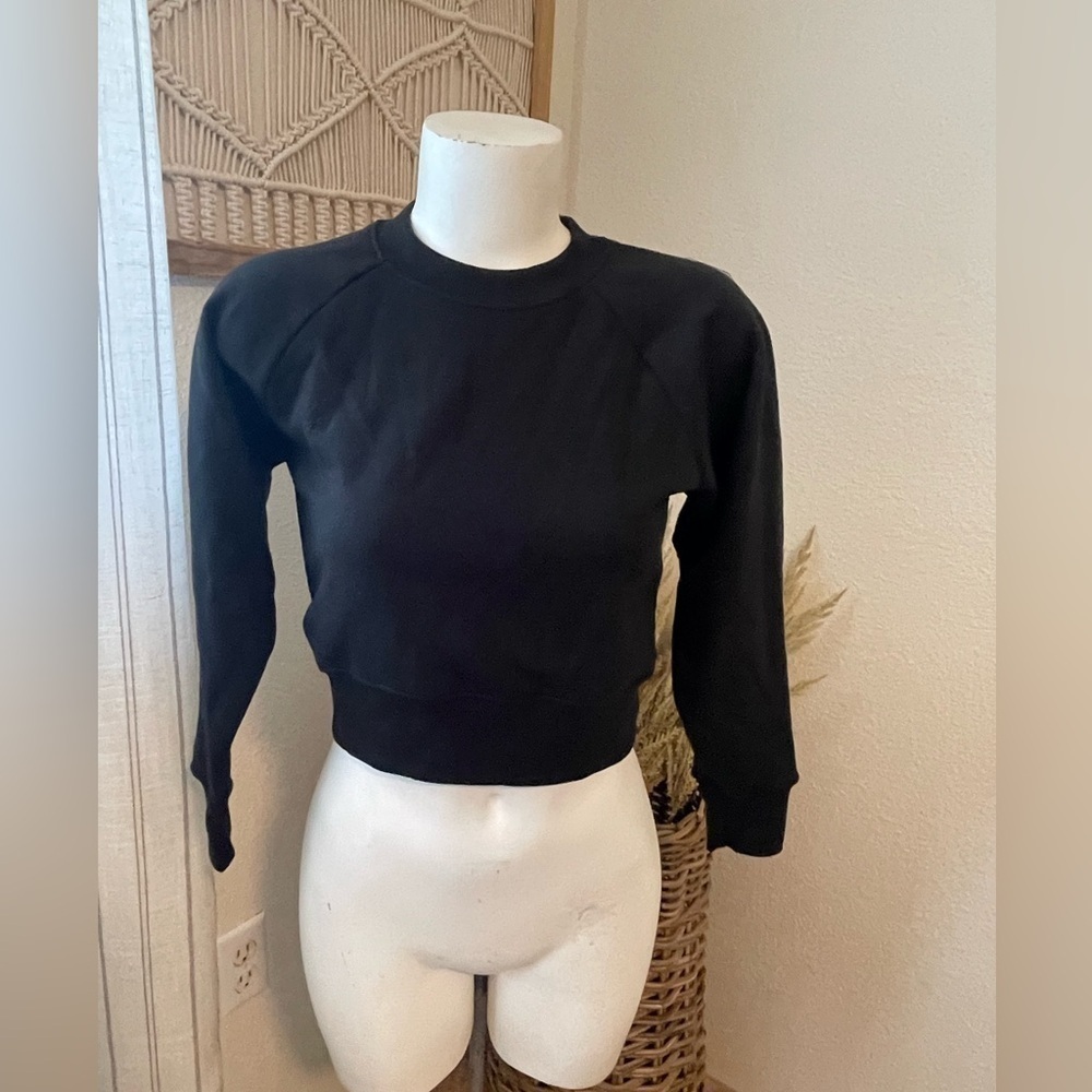 Revolve X Karla The Crop Sweatshirt in Black Size Medium